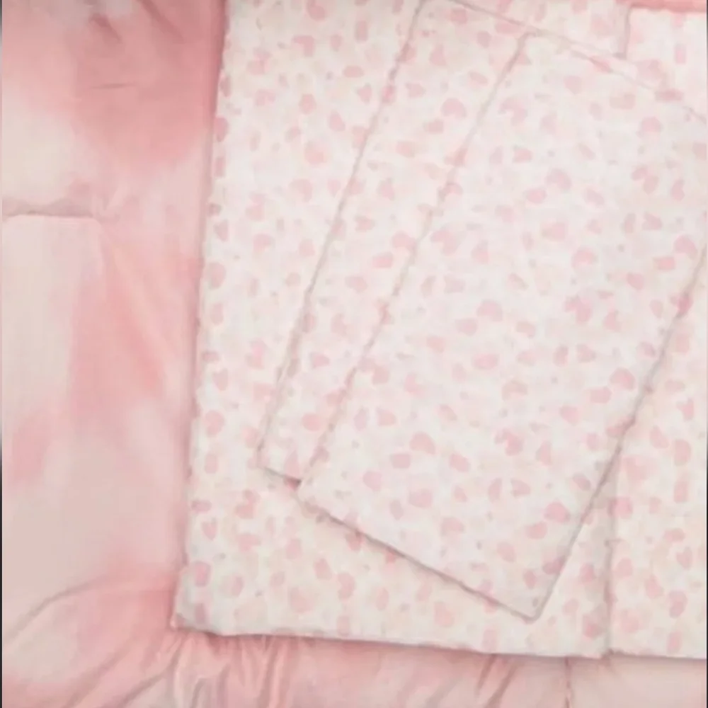 BCBG 8-PIECE BED IN A BAG SET, Queen, Calm & Collected,Pink,Retail $195.00 USD
